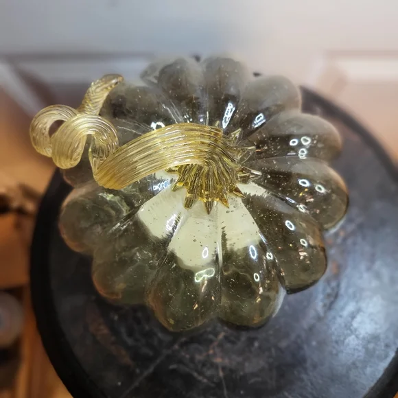 Beautiful Hand Blown Amber Glass Light up Pumpkin For Fall 6"×8" - Picture 4 of 9